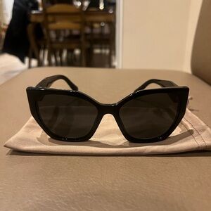 Prada Sunglasses PR 19ZS